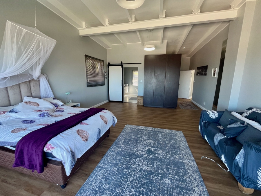 5 Bedroom Property for Sale in Onrus Western Cape